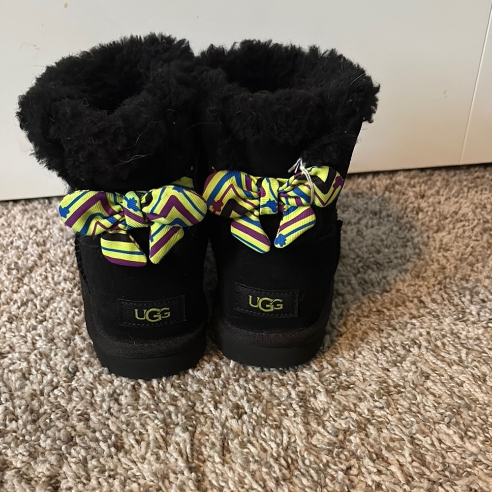 UGG Black and Purple Winter Accessories Collection